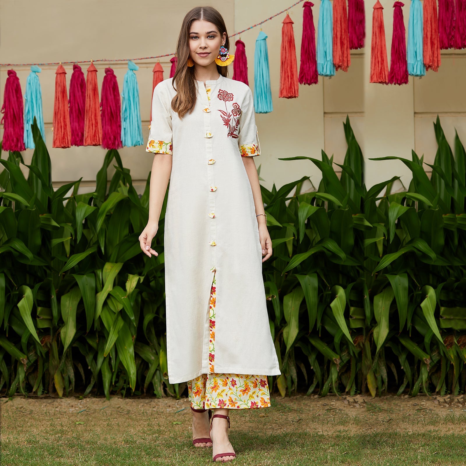 Stradda Womens Embroidered Kurta With Palazzo