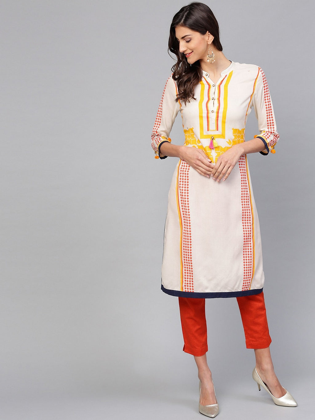 Stradda Womens Off White Placement Printed Kurta