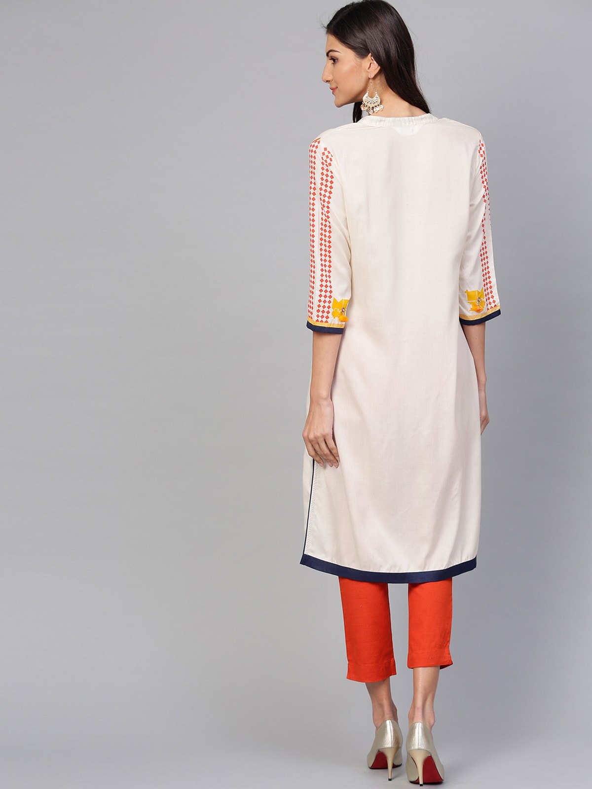 Stradda Womens Off White Placement Printed Kurta