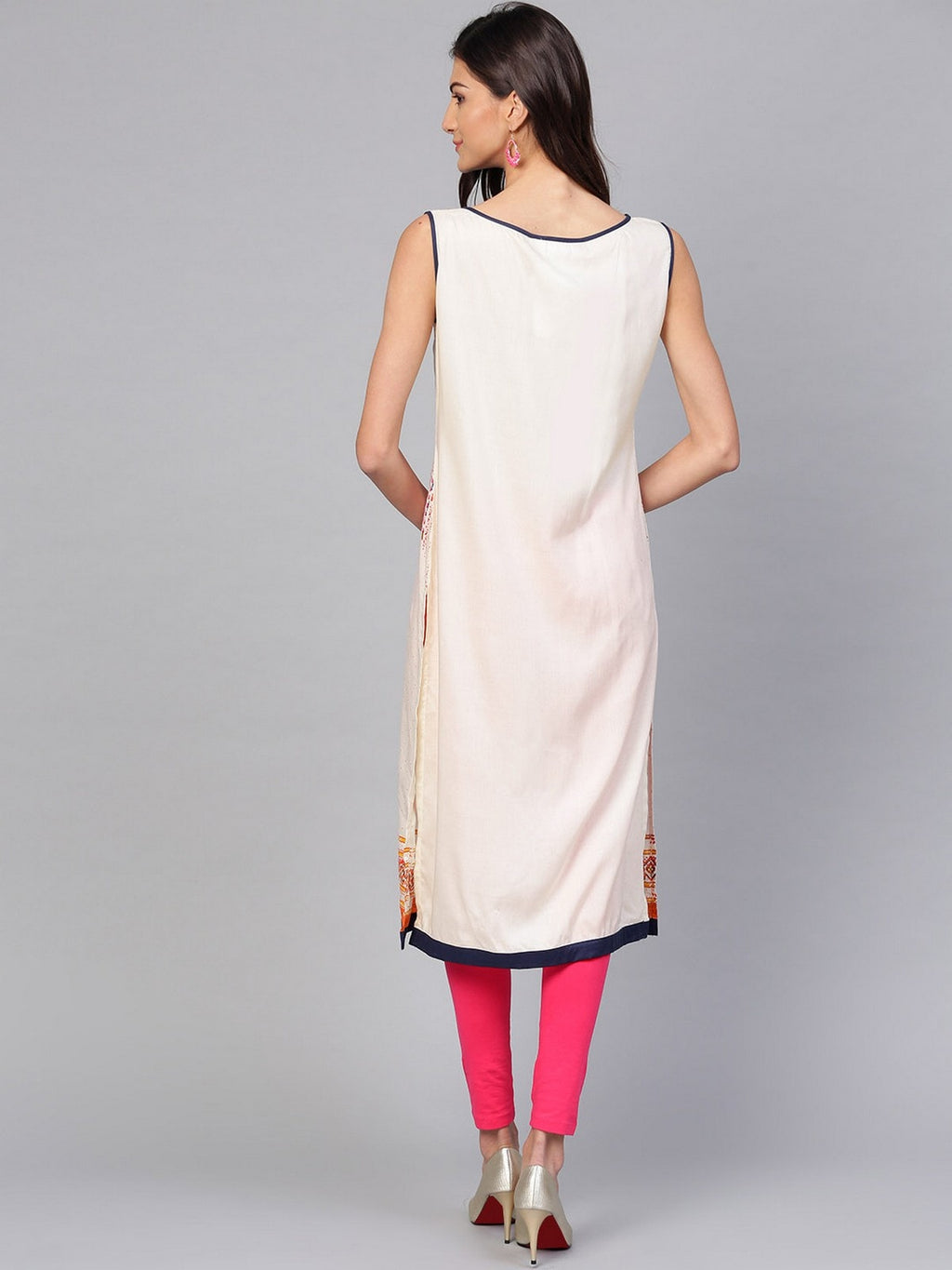 Stradda Womens Off White Placement Printed Sleeveless Kurta