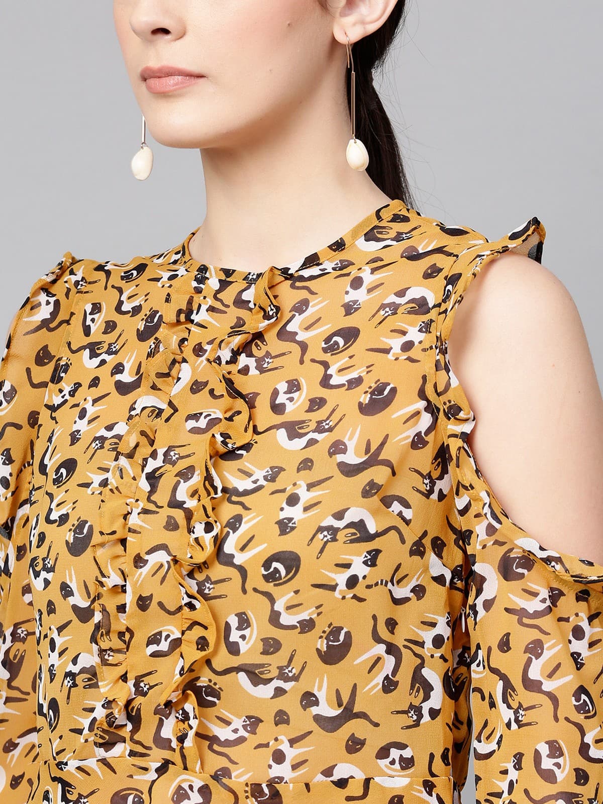 Stradda Womens Cat Print Ruffled Top