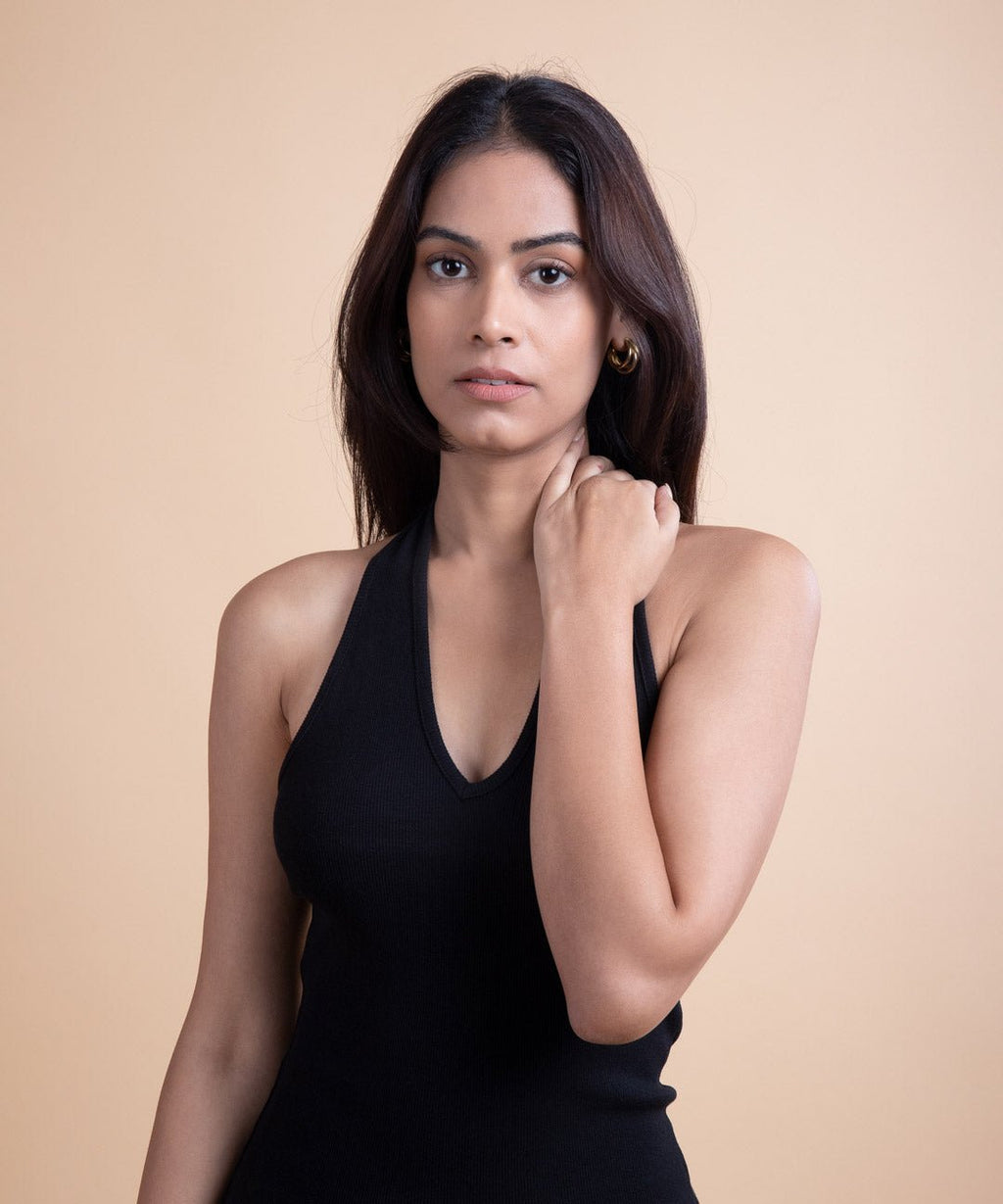 Ribbed HalterNeck V-Neck Dress - Black - Stradda